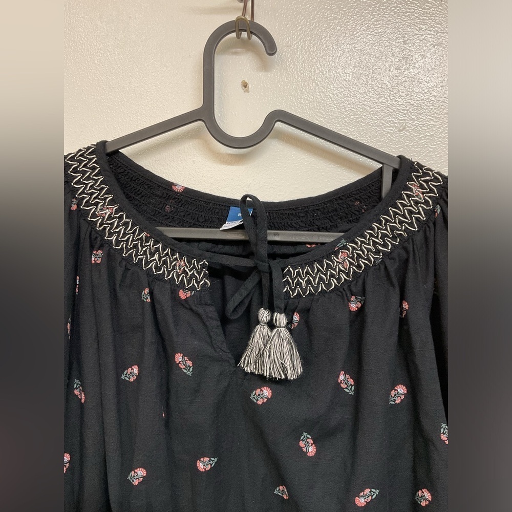 Old Navy  size M Puff-Sleeve Floral Smocked Poet Swing Blouse Top - Picture 7 of 10